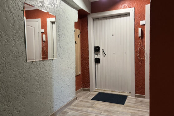 Красный проспект, 70